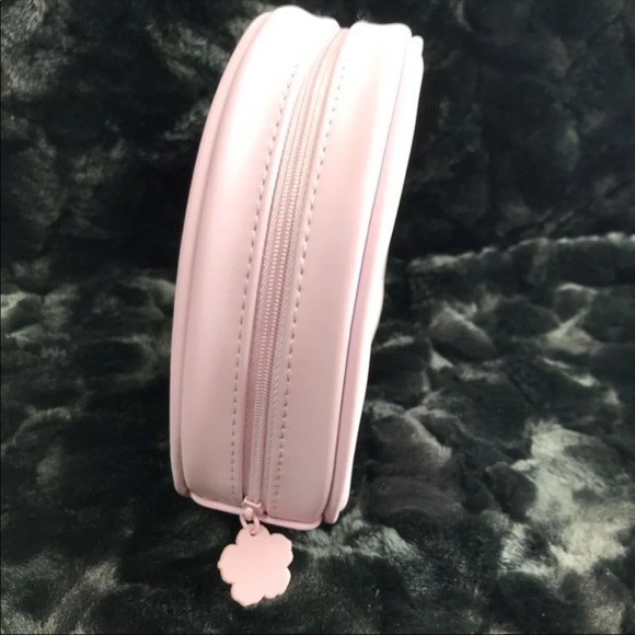 Dolce & Gabbana Perfume Super Soft Vinyl Cosmetic Bag. Fabulous light purple. - Picture 3 of 4